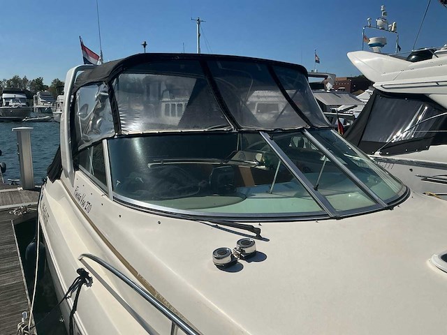 Rinker 270 fiesta vee motorjacht - afbeelding 23 van  42