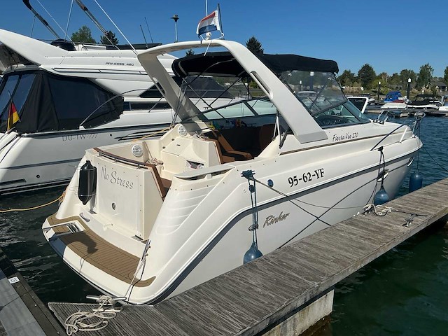 Rinker 270 fiesta vee motorjacht - afbeelding 25 van  42