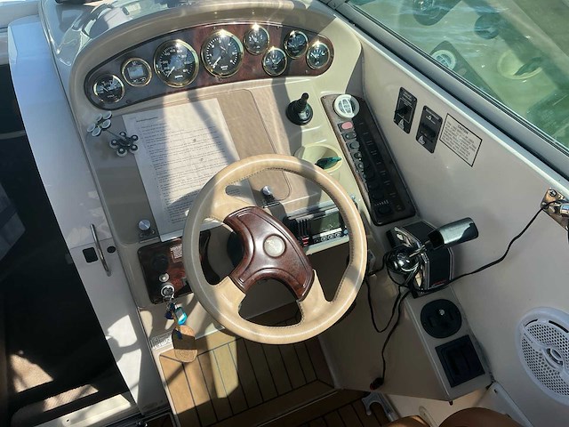 Rinker 270 fiesta vee motorjacht - afbeelding 31 van  42