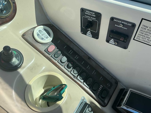 Rinker 270 fiesta vee motorjacht - afbeelding 33 van  42