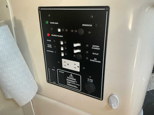 Rinker 270 fiesta vee motorjacht - afbeelding 9 van  42