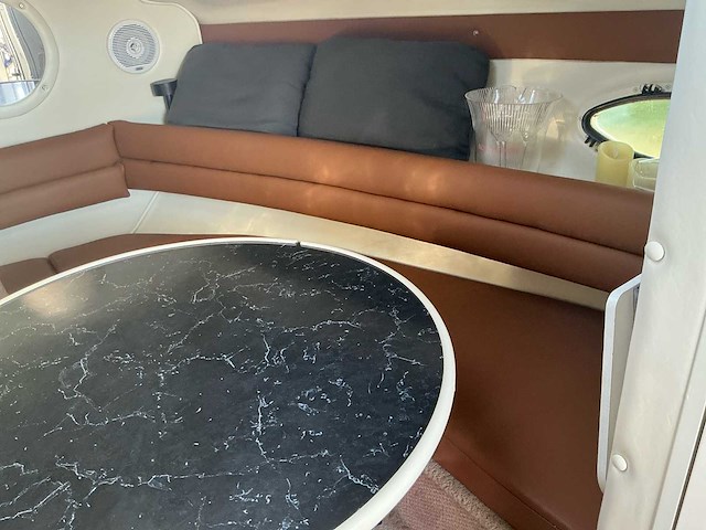 Rinker 270 fiesta vee motorjacht - afbeelding 12 van  42