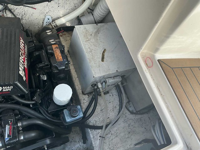 Rinker 270 fiesta vee motorjacht - afbeelding 19 van  42