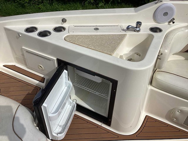 Rinker boot met trailer - afbeelding 11 van  39