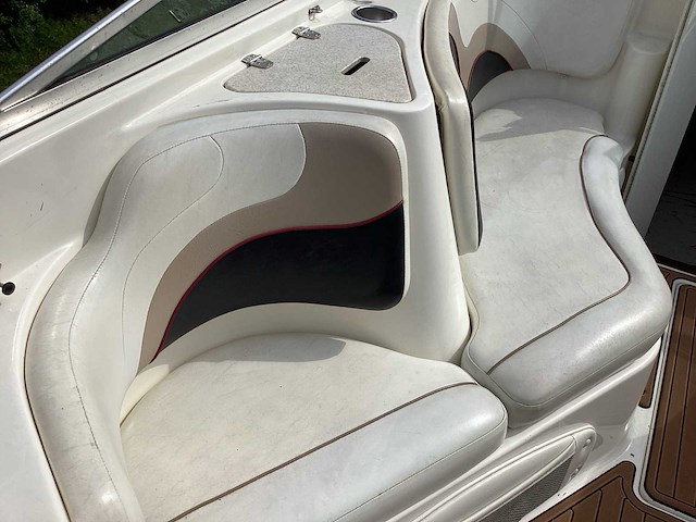 Rinker boot met trailer - afbeelding 14 van  39