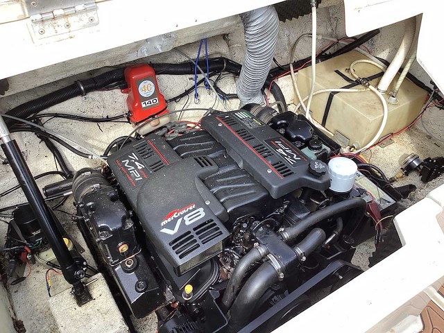 Rinker boot met trailer - afbeelding 25 van  39