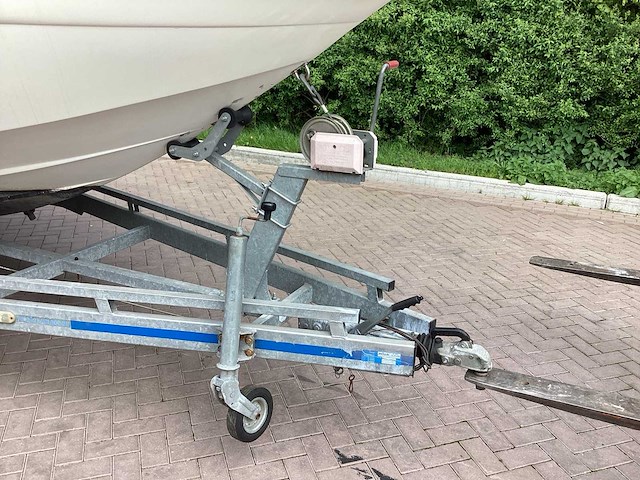 Rinker boot met trailer - afbeelding 33 van  39