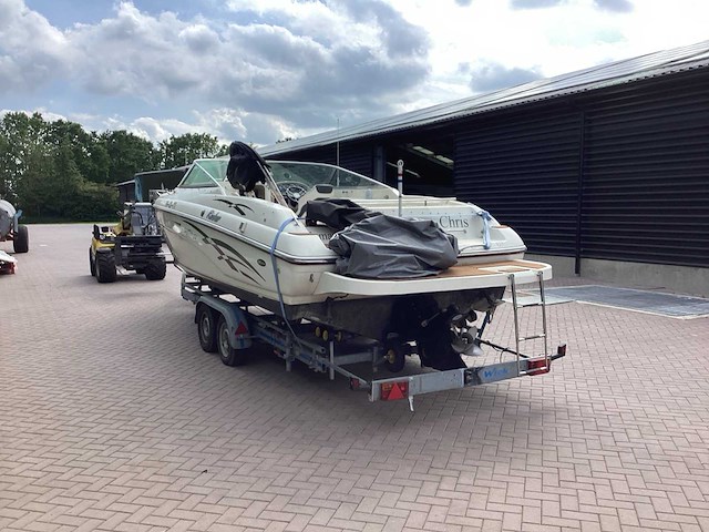 Rinker boot met trailer - afbeelding 30 van  39