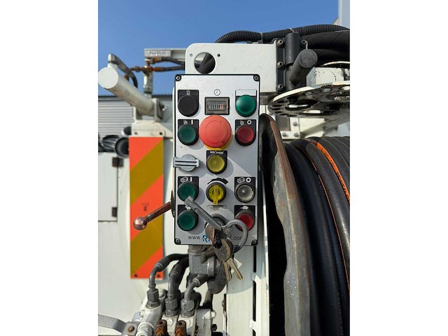 Rioned combiunit - mitsubishi - canter 7c18 - kolkenzuiger - afbeelding 13 van  16