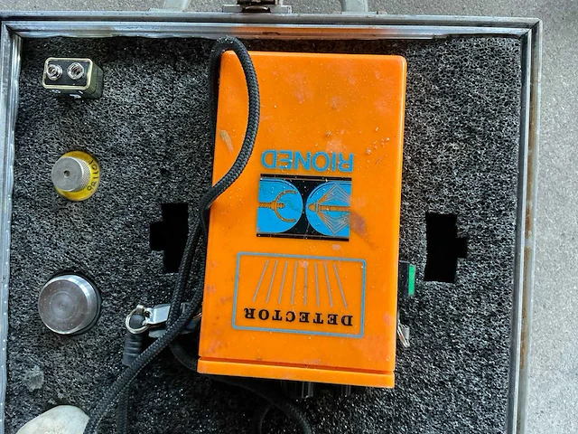 Rioned rioolreinigingsset met 1/2" turbinesnijder ø100–150 mm en elektronische leidingdetector, 2 koffers - afbeelding 7 van  15
