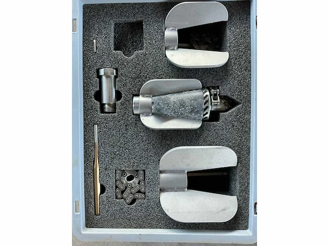 Rioned rioolreinigingsset met 1/2" turbinesnijder ø100–150 mm en elektronische leidingdetector, 2 koffers - afbeelding 11 van  15