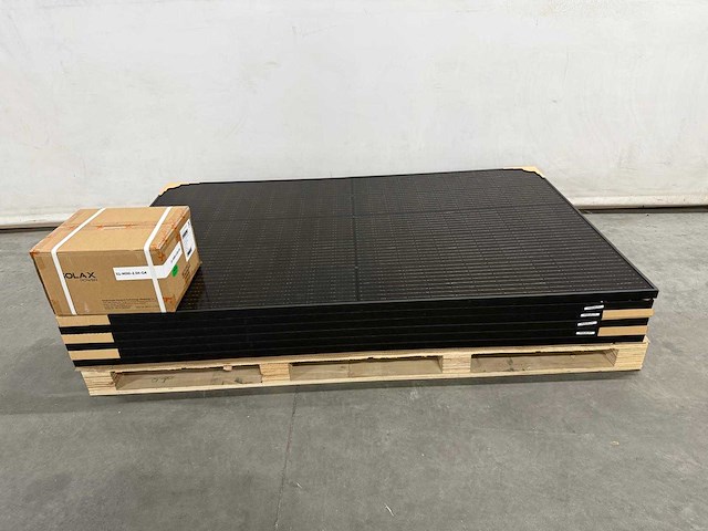 Risen - set van 4 zonnepanelen (395 wp) - solax 2.5 kw omvormer - afbeelding 1 van  4