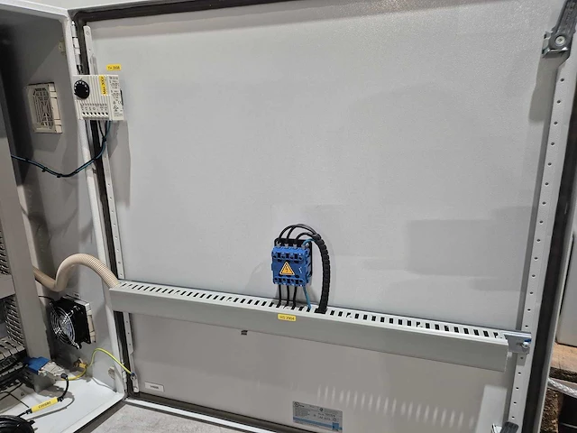Rittal - schakelkast met inhoud - abb en phoenix - afbeelding 4 van  7