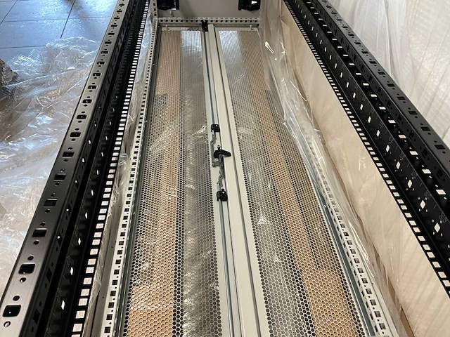 Rittal vx it serverkast - afbeelding 3 van  4