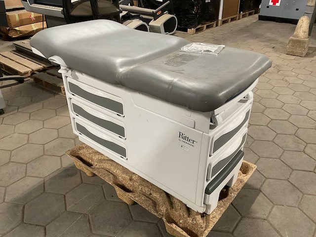 Ritter 204-014 examination table - afbeelding 2 van  8