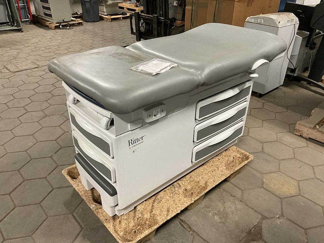 Ritter 204-014 examination table - afbeelding 3 van  8