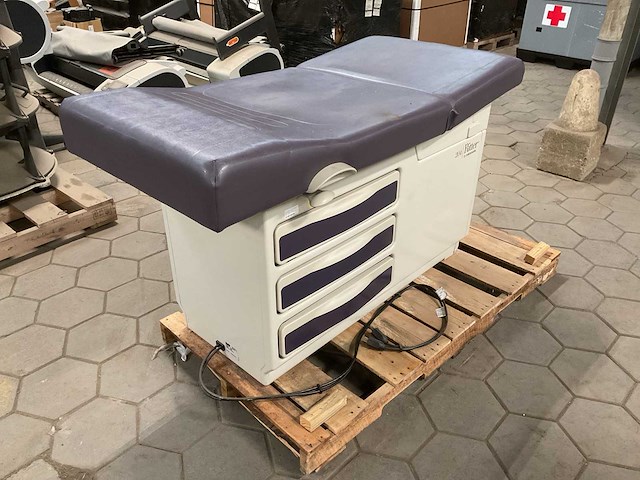 Ritter 204-014 examination table - afbeelding 1 van  8