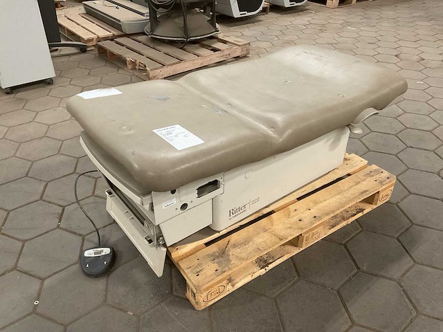 Ritter 222-017 examination table - afbeelding 3 van  7