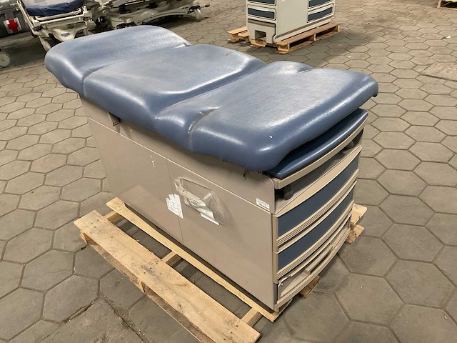 Ritter 304-016-202 examination table - afbeelding 4 van  7