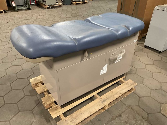 Ritter 304-016-202 examination table - afbeelding 3 van  7
