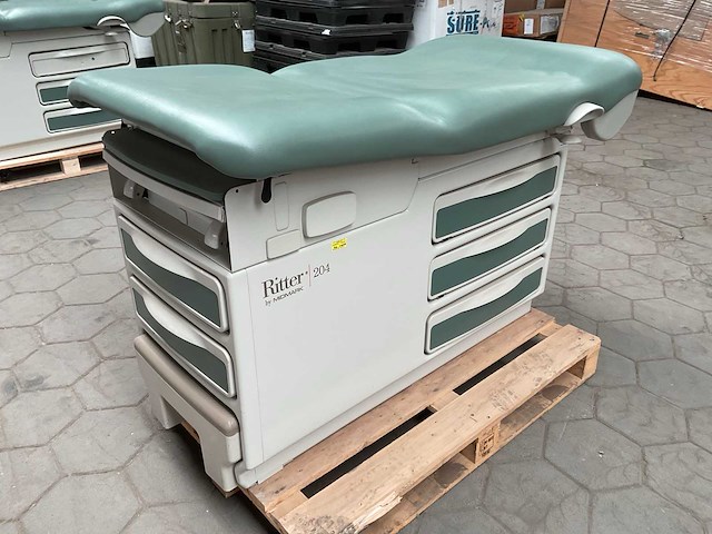 Ritter by midmark 204 medische onderzoekstafel - afbeelding 1 van  12