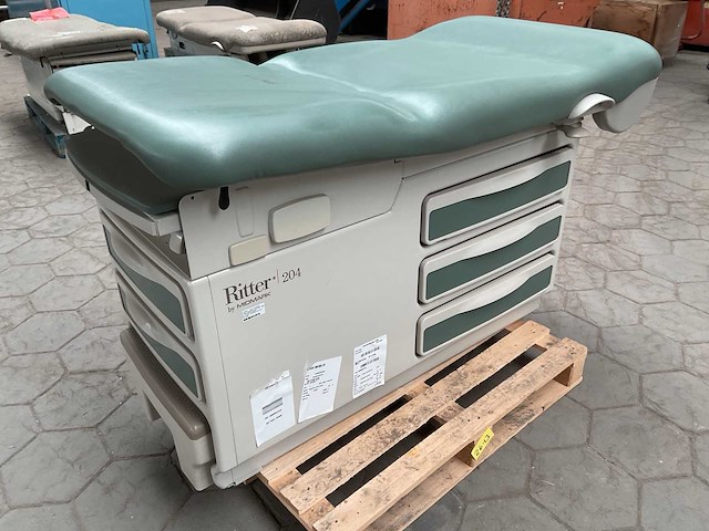 Ritter by midmark 204 medische onderzoekstafel - afbeelding 1 van  12