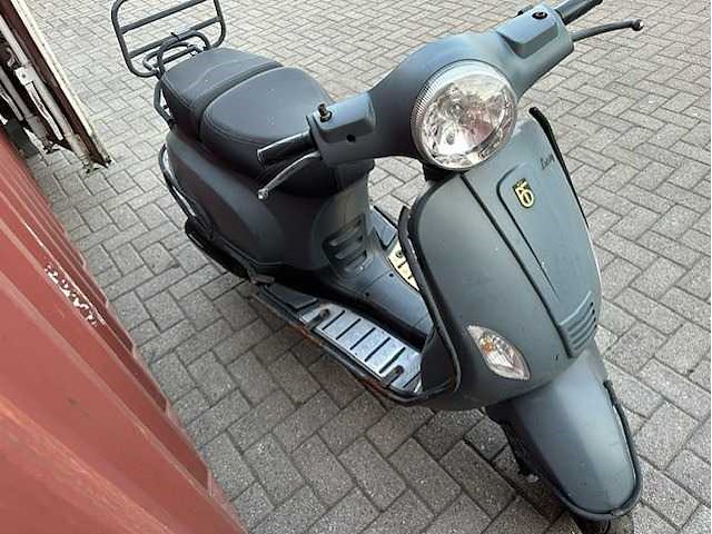Riva - bromfiets scooter - afbeelding 4 van  8