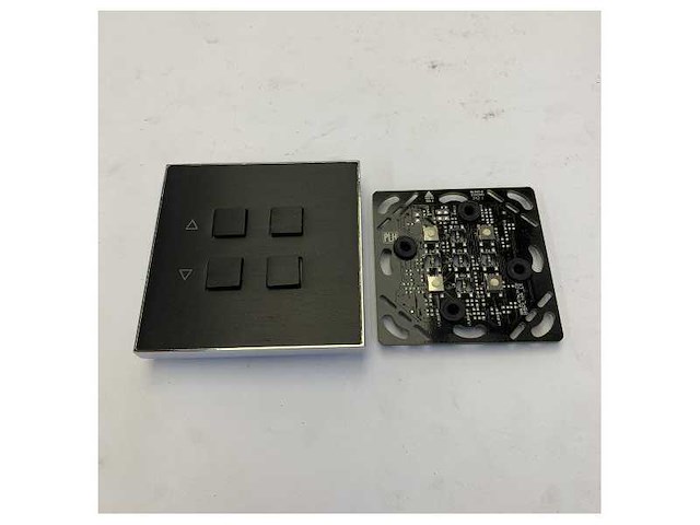 Riva plh skin 4-button plate chrome black front - 470819 - afbeelding 2 van  2