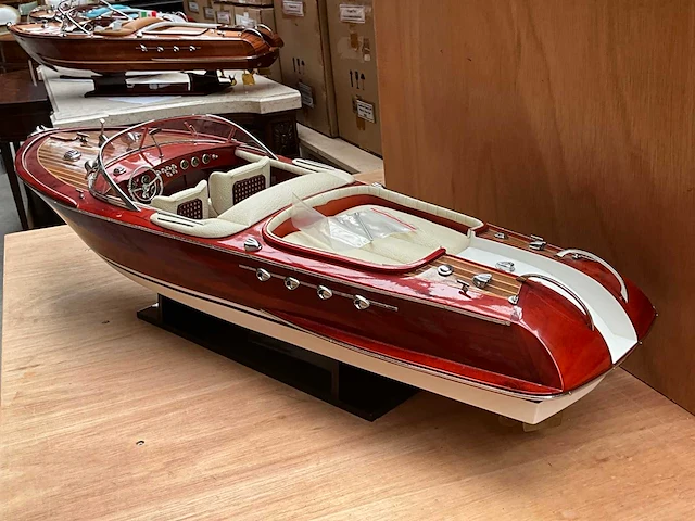 Riva speedboot - afbeelding 3 van  6