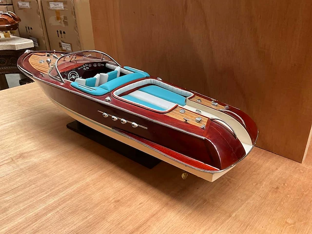 Riva speedboot - afbeelding 2 van  6