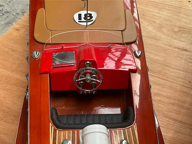 Riva speedboot - afbeelding 6 van  7