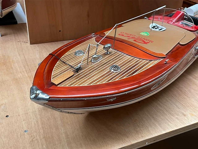 Riva speedboot - afbeelding 7 van  7