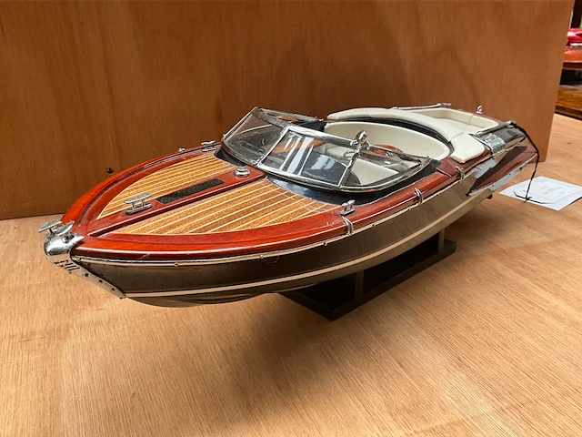 Riva speedboot - afbeelding 1 van  7