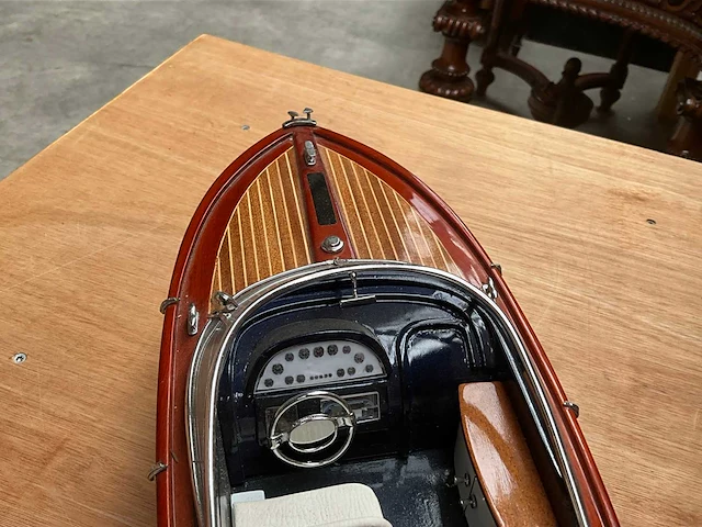 Riva speedboot - afbeelding 6 van  7