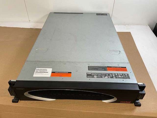 Riverbed (d3700), 20x 1 tb hdd(st91000640ns) - 4x 100 gb ssd(ssdsc2ba100g3) network attached storage - afbeelding 1 van  10