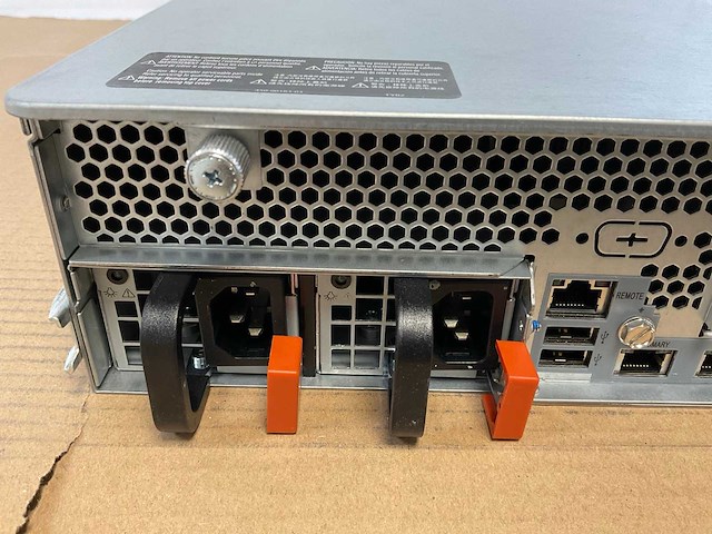 Riverbed (d3700), 20x 1 tb hdd(st91000640ns) - 4x 100 gb ssd(ssdsc2ba100g3) network attached storage - afbeelding 9 van  10