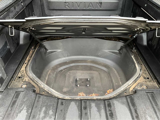 Rivian - r1t - 2022 - afbeelding 8 van  38