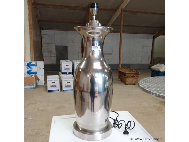 Rivièra maison roger hotel tafellamp met een bijpassende classic linnen lampenkap. - afbeelding 4 van  5