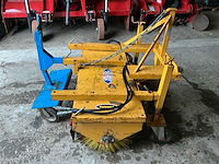 Riwal hydraulische veegmachine met driepuntsaankoppeling - afbeelding 10 van  17