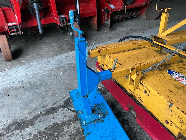 Riwal hydraulische veegmachine met driepuntsaankoppeling - afbeelding 4 van  17