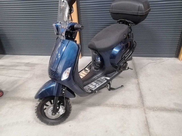 Riya - snorscooter - sunny-ii city qt-16 - scooter - afbeelding 1 van  12