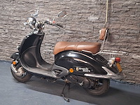 Riya grande retro 45km bromscooter - afbeelding 6 van  7