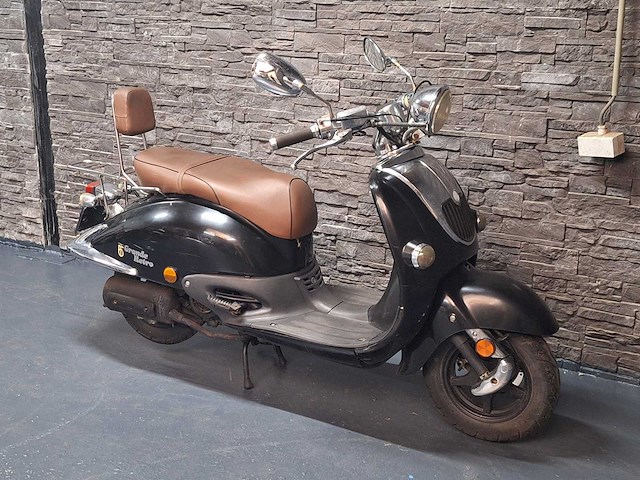 Riya grande retro 45km bromscooter - afbeelding 3 van  7