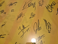 Rkc waalwijk gesigneerd voetbalshirt eredivisie 2024 met sjaal - afbeelding 2 van  14