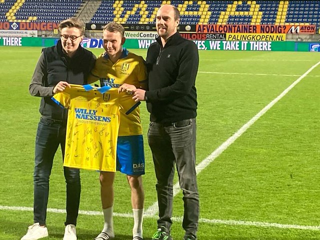 Rkc waalwijk gesigneerd voetbalshirt eredivisie 2024 met sjaal - afbeelding 7 van  14
