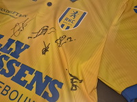 Rkc waalwijk gesigneerd voetbalshirt eredivisie 2024 met sjaal - afbeelding 12 van  14
