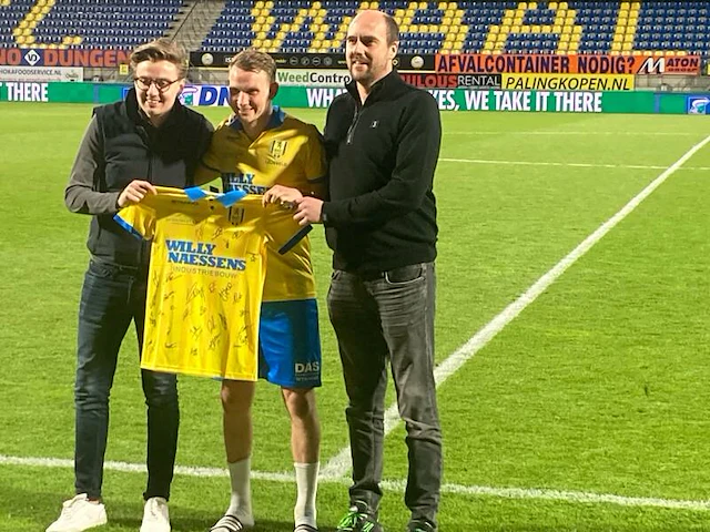 Rkc waalwijk gesigneerd voetbalshirt eredivisie 2024 met sjaal - afbeelding 7 van  14
