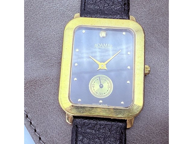 Roamer tank-model horloge met centrale seconde - afbeelding 1 van  8