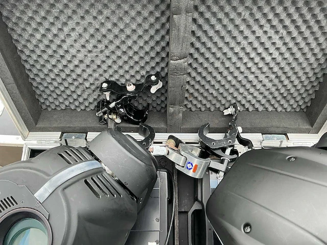 Robe 250 at spot moving head (2x) - afbeelding 3 van  4