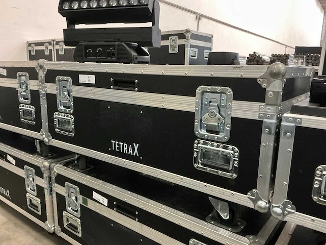 Robe tetrax led-moving head (4x) - afbeelding 8 van  10